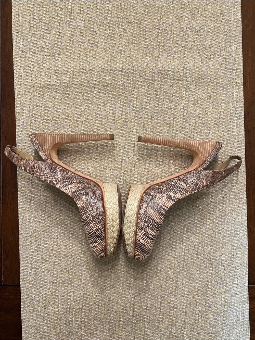❤️BCBGMAXAZRIA Folley  Platform Heels
